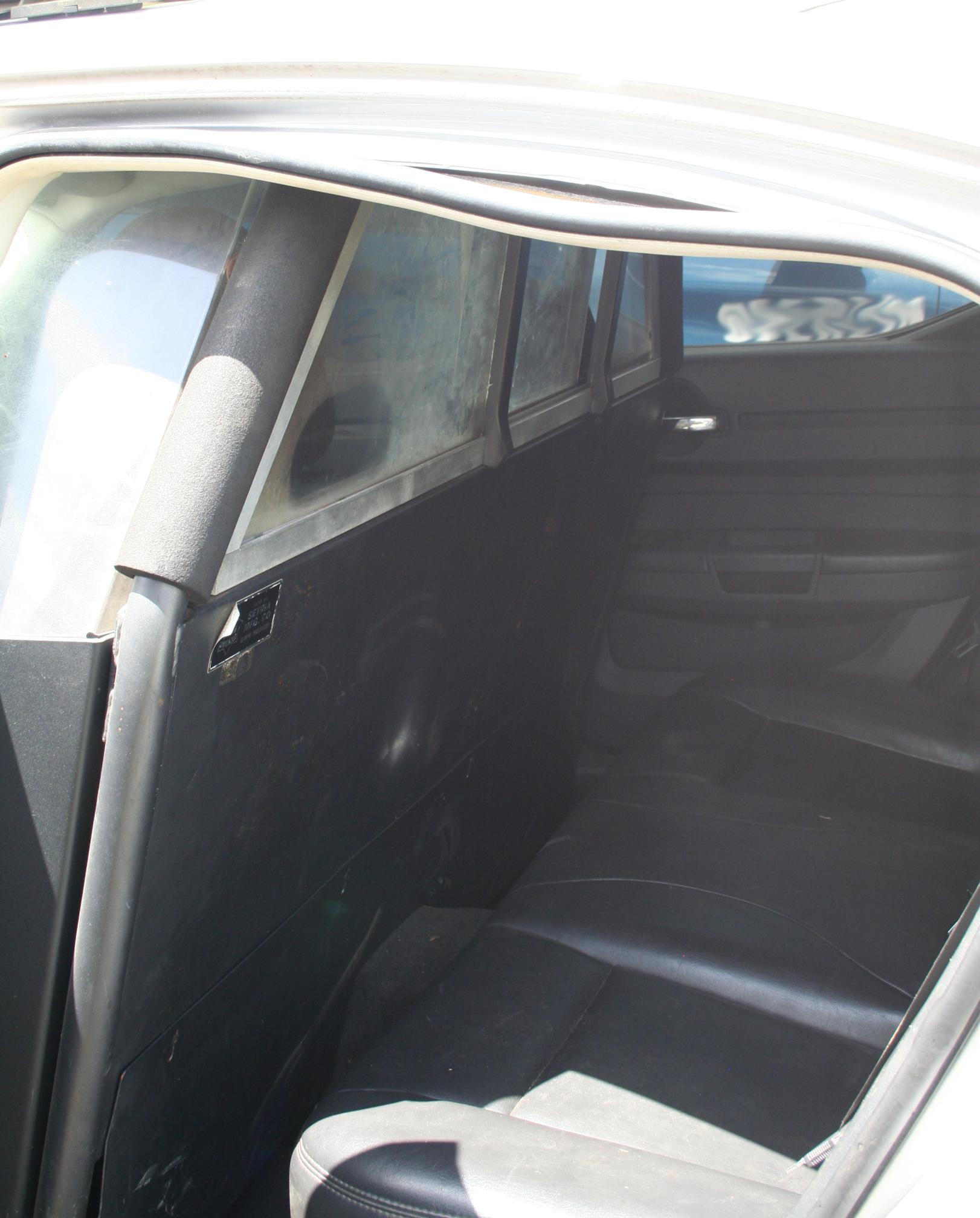 2010 DODGE Charger LX - Image 12